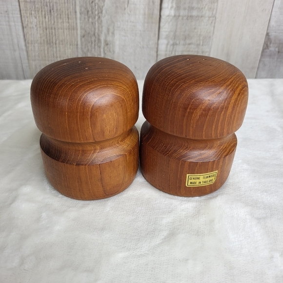 Teakwood Salt and Pepper Shakers. - Picture 2 of 6